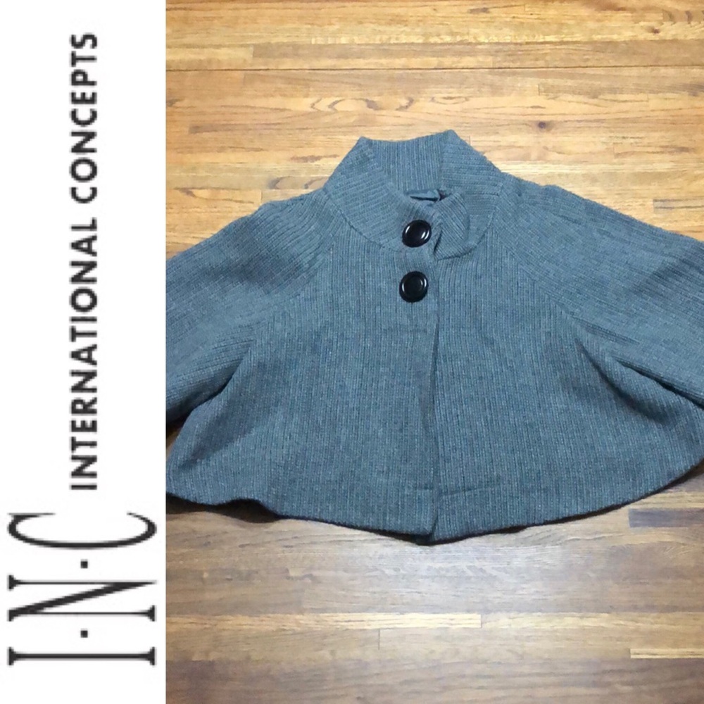 NWT INC Gray Capelet
